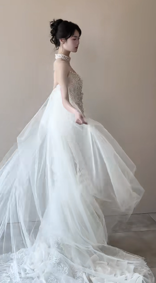 Superbe robe de mariée sirène bustier en tulle et dentelle avec voile C4469