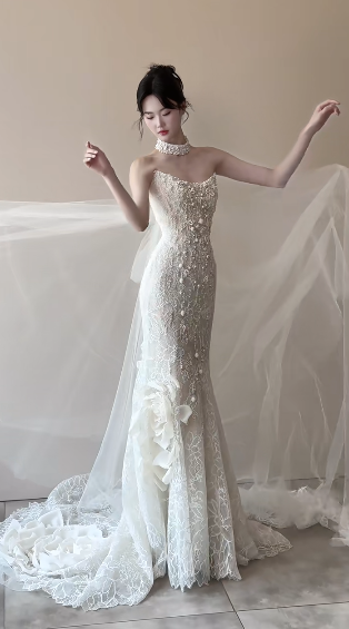 Superbe robe de mariée sirène bustier en tulle et dentelle avec voile C4469