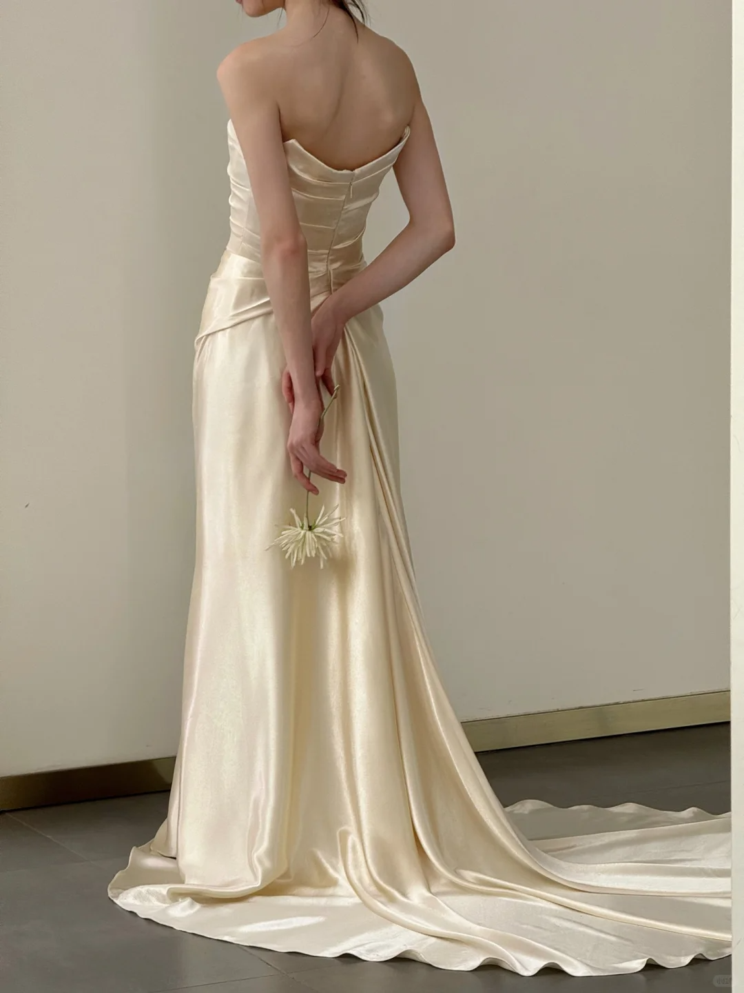 Robe de mariée longue plissée en satin, simple et élégante, style sirène, sans bretelles, C4553