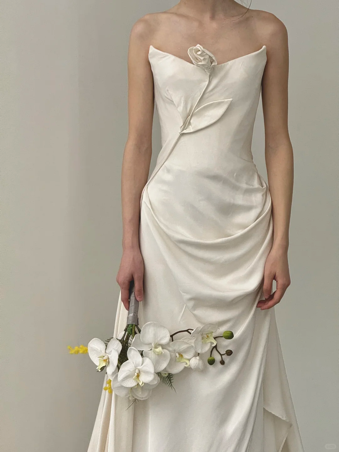 Robe de mariée longue en satin à fleurs, style sirène, sans bretelles, chic, C4557