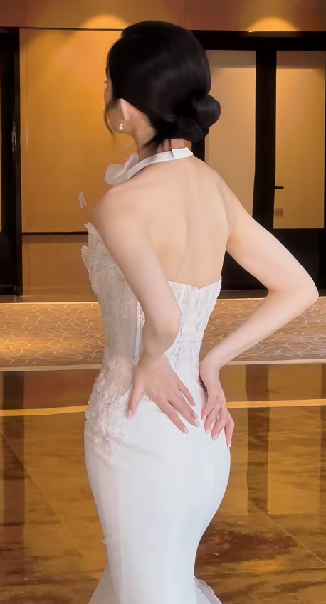 Superbe robe de mariée sirène bustier en satin et tulle, longue et en dentelle, C4563
