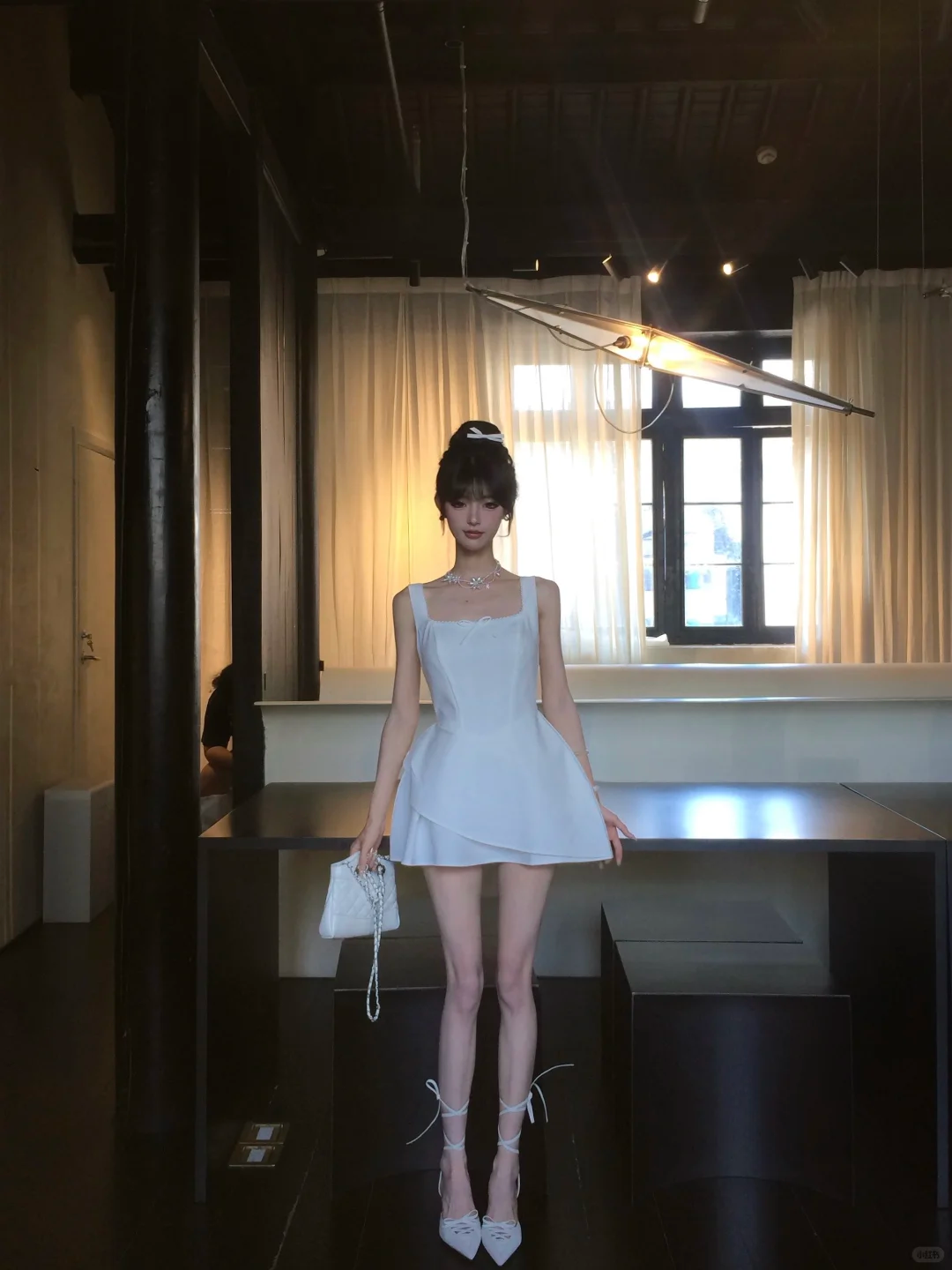 Robe de bal courte blanche en satin, coupe trapèze, tenue d'anniversaire, 16e anniversaire, C4566