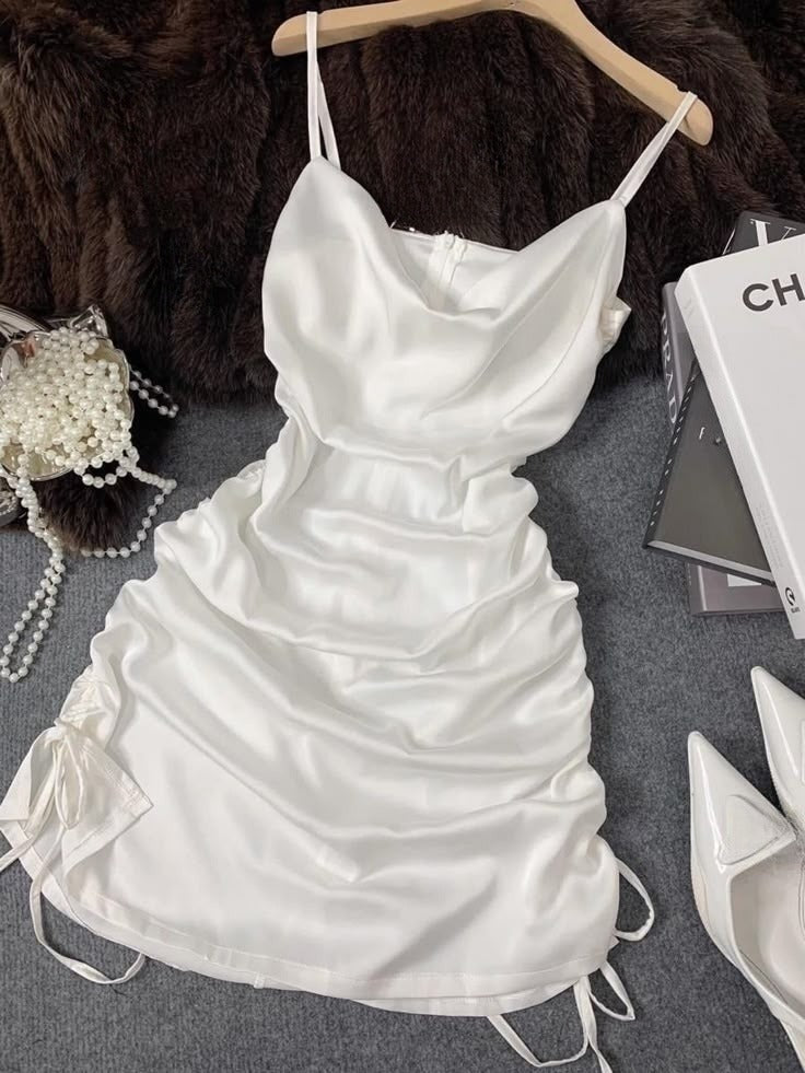 Simple 19th White Mermaid Spaghetti Straps Satin Pleated Short Homecoming Dress Birthday Outfits C4584