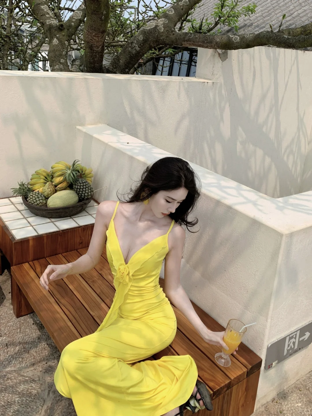 Robe de bal longue en satin jaune à bretelles spaghetti et sirène C4655