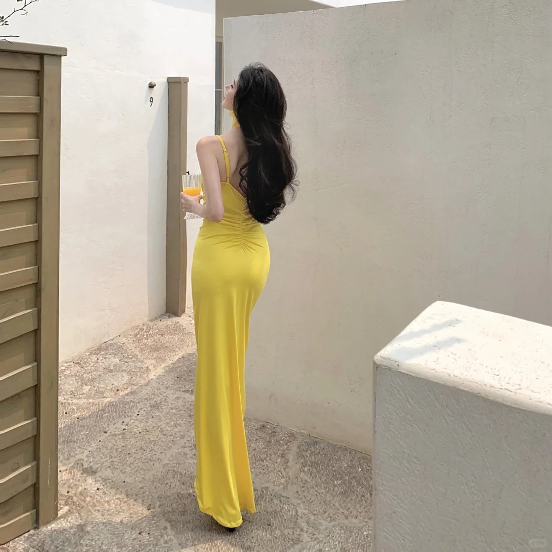 Robe de bal longue en satin jaune à bretelles spaghetti et sirène C4655
