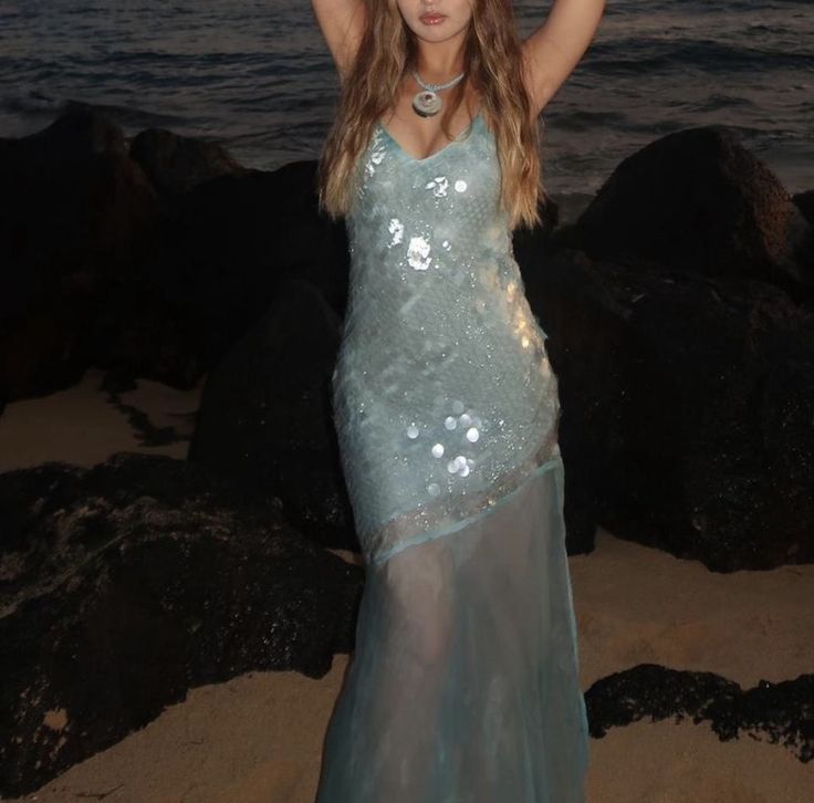 Superbe robe de bal sirène longue en mousseline de soie à bretelles spaghetti et paillettes C4730