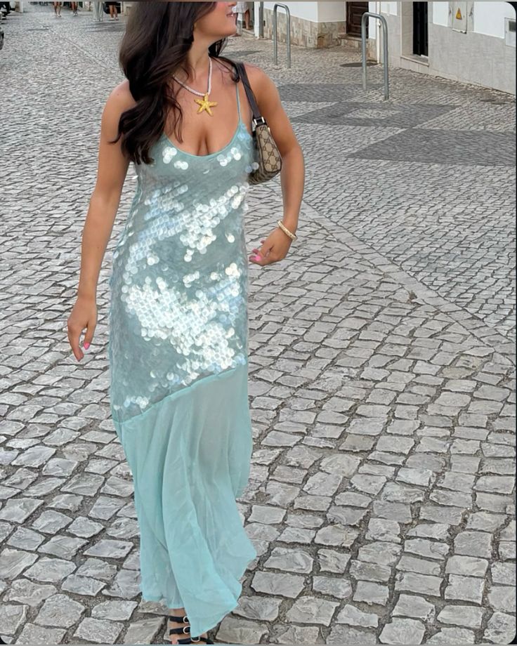Superbe robe de bal sirène longue en mousseline de soie à bretelles spaghetti et paillettes C4730