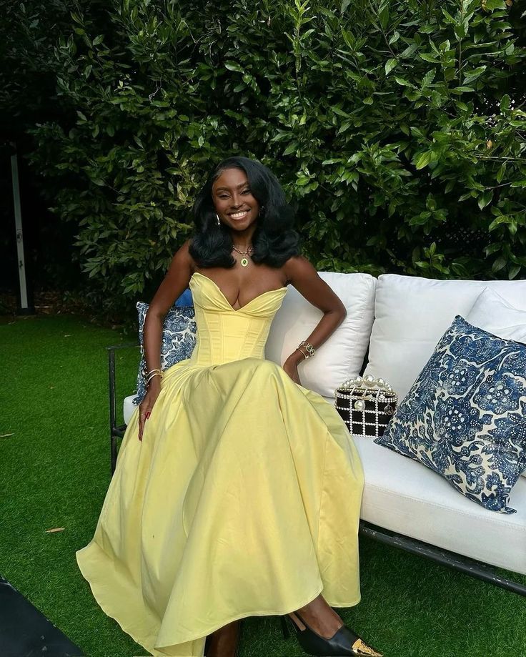 Robe de bal longue en satin jaune, élégante, coupe trapèze, sans bretelles, C4845