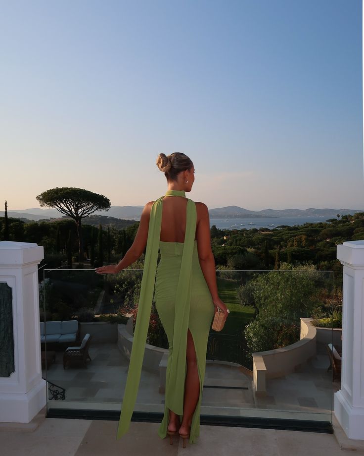 Charmante robe de bal sirène longue en satin vert à col licou C4873