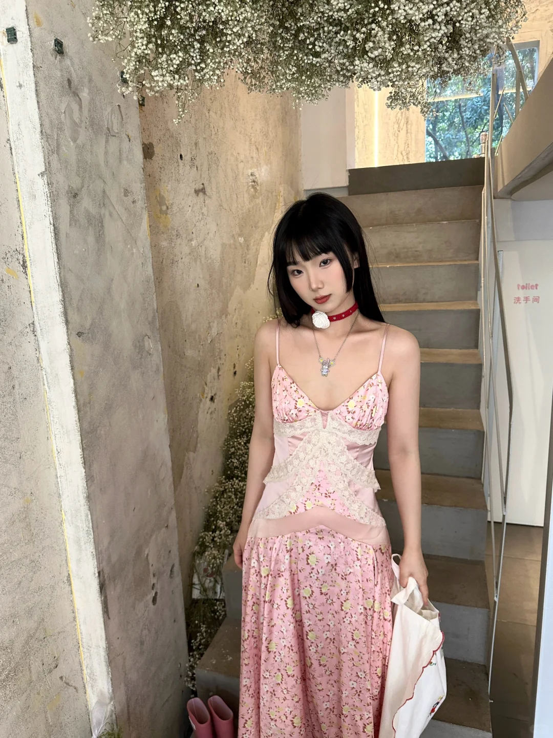 Robe de bal longue vintage en satin et dentelle, coupe trapèze, bretelles spaghetti, C4877