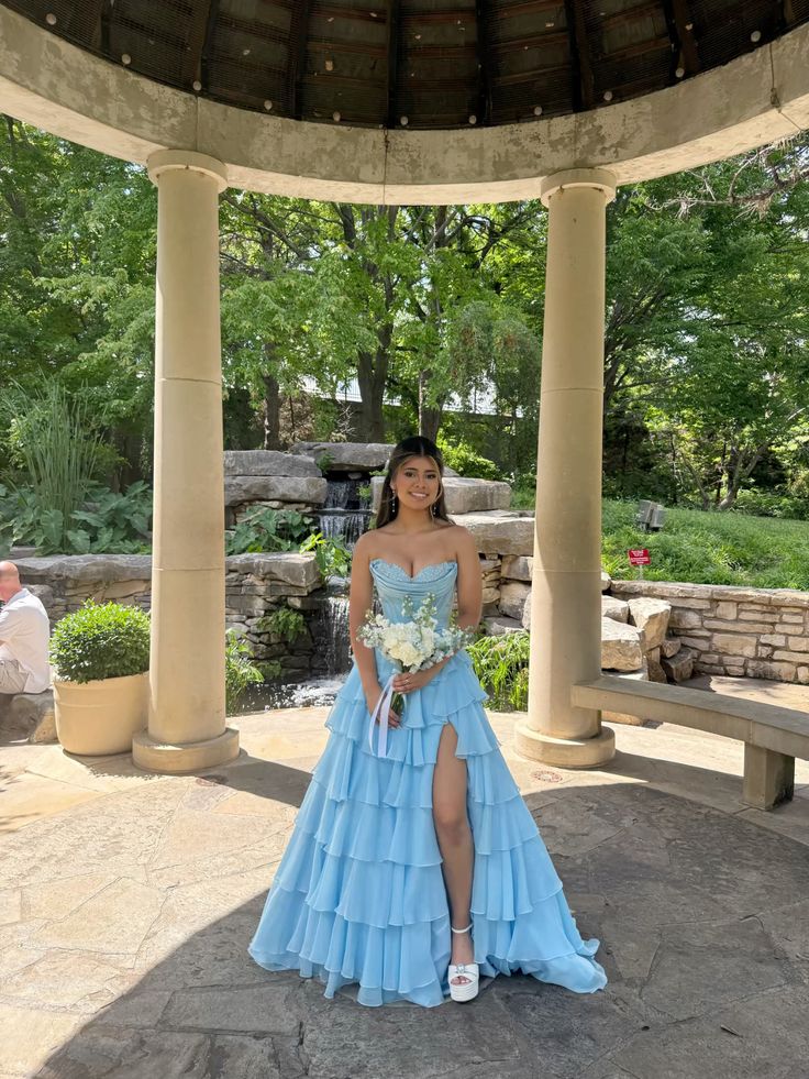 Robe de bal longue bleu pâle en satin, coupe trapèze, décolleté en cœur, fente à plusieurs niveaux, C4969