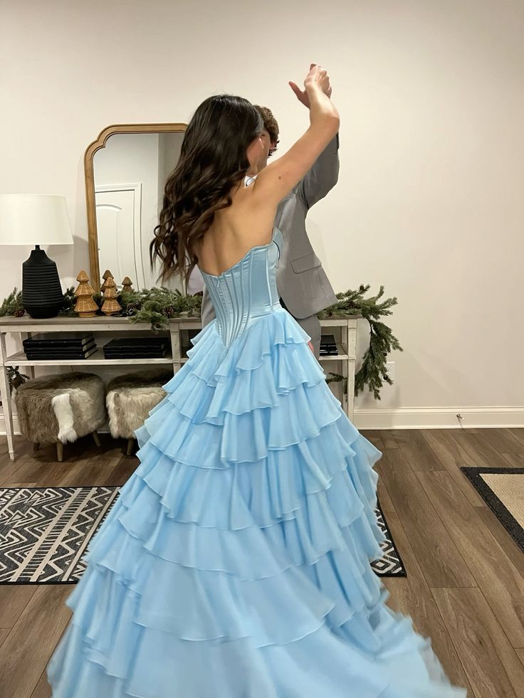 Robe de bal longue bleu pâle en satin, coupe trapèze, décolleté en cœur, fente à plusieurs niveaux, C4969