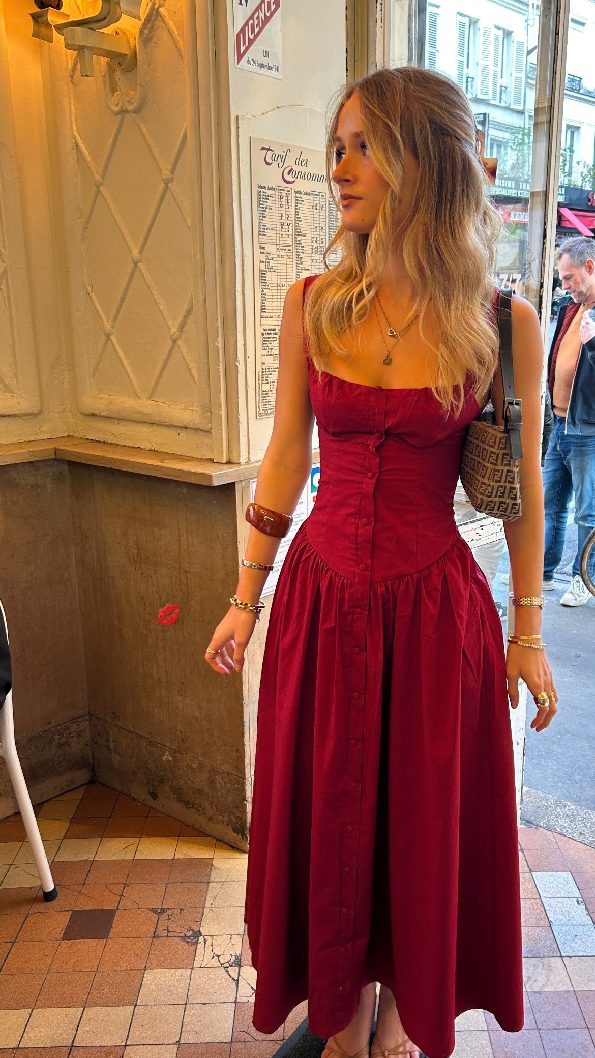 Robe de bal longue en satin bordeaux à bretelles spaghetti et coupe trapèze simple C5009
