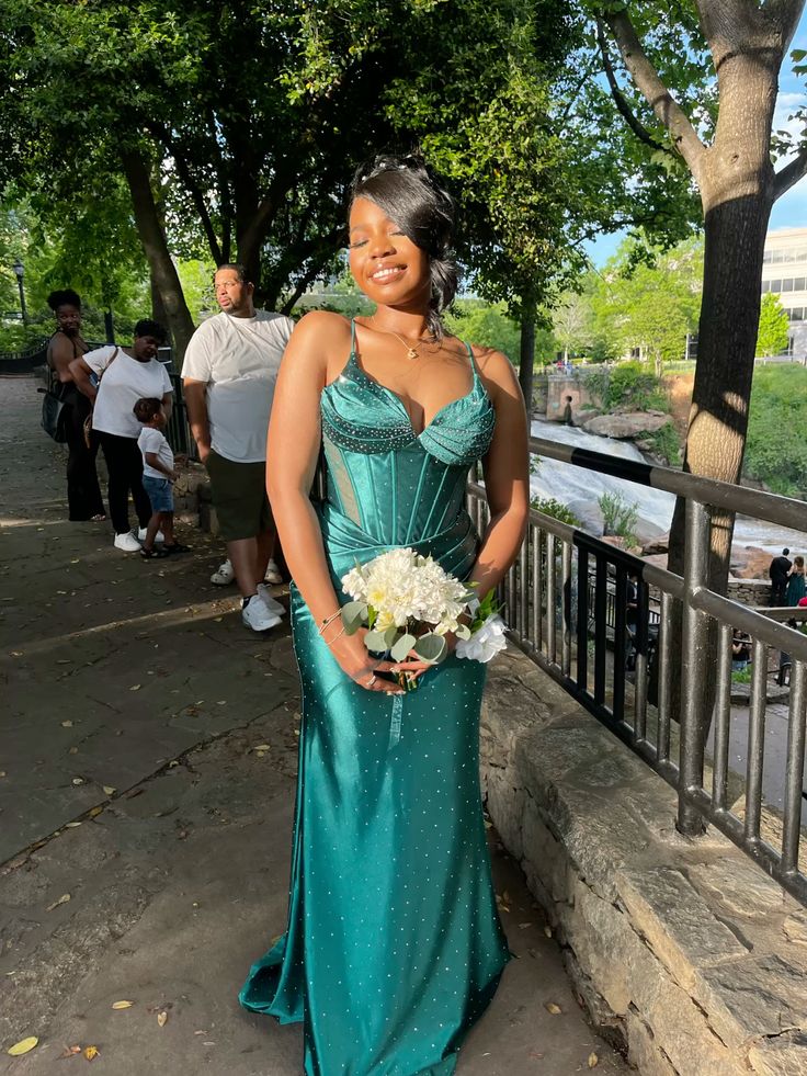 Robe de bal longue en satin vert foncé, jolie robe sirène dos nu, perlée, C5098