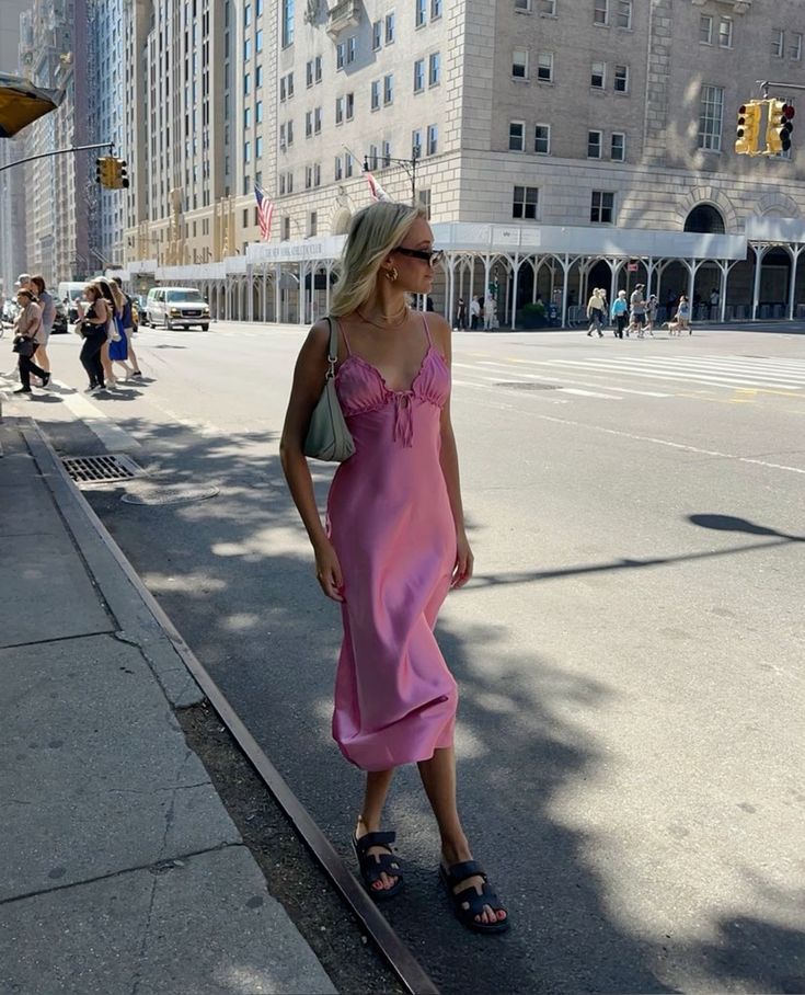 Robe de bal longue en satin, simple et élégante, coupe trapèze, bretelles spaghetti, C5207