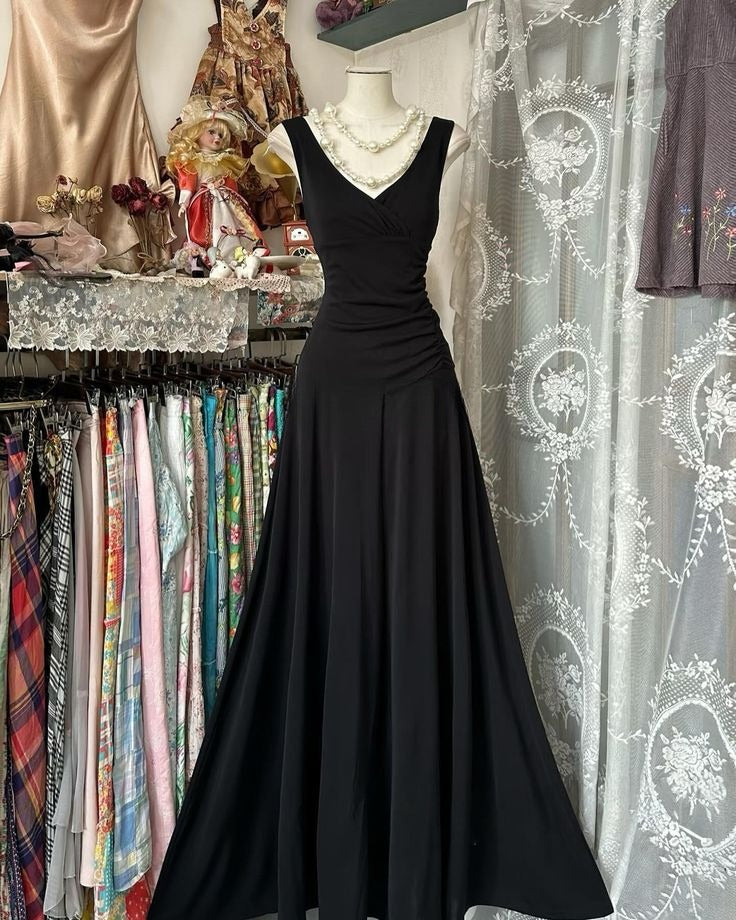 Robe de bal longue en satin noir, coupe trapèze, col en V, modeste, C5266