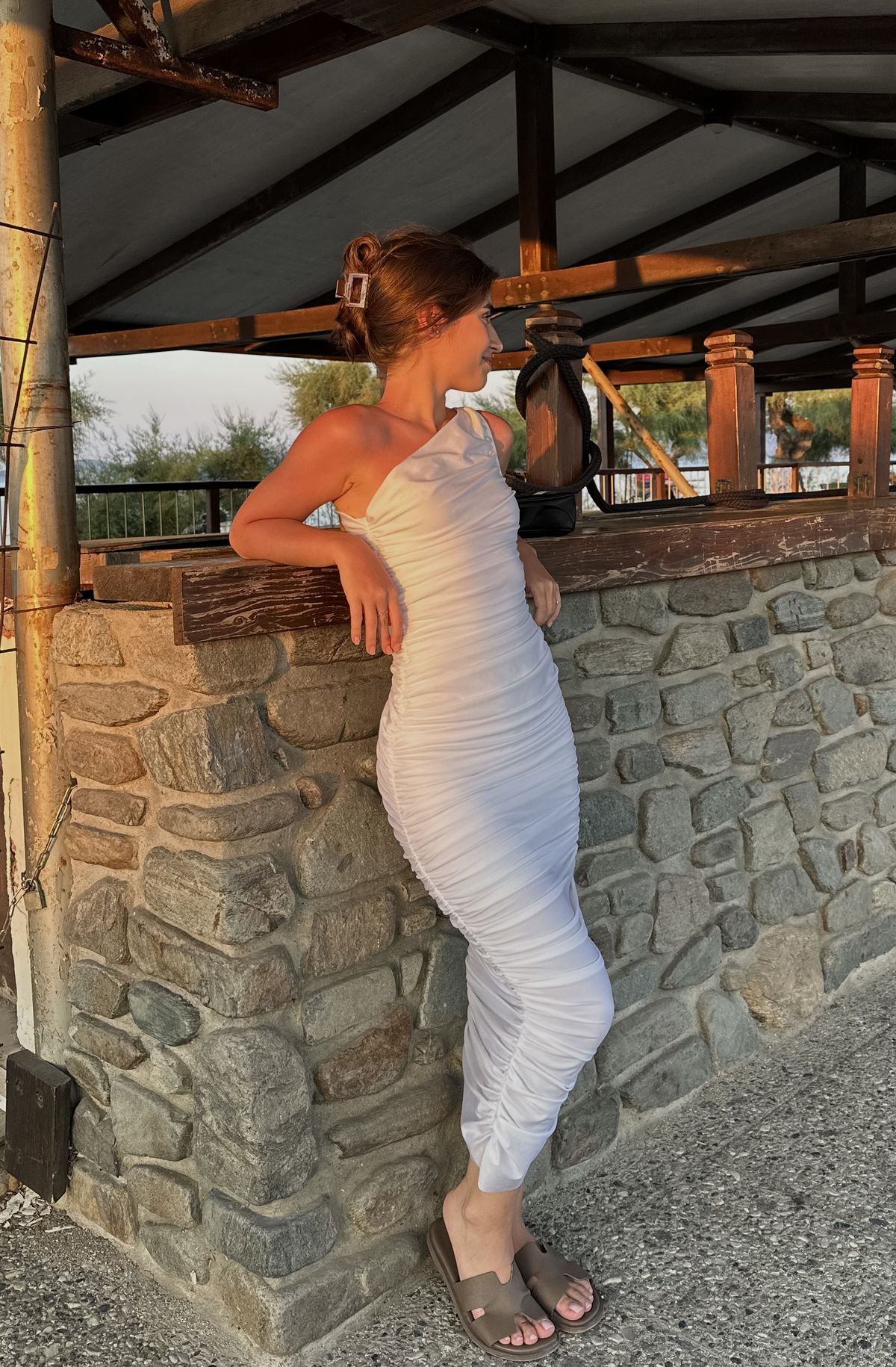 Robe de bal longue plissée en satin à une épaule et à coupe sirène moulante C5317