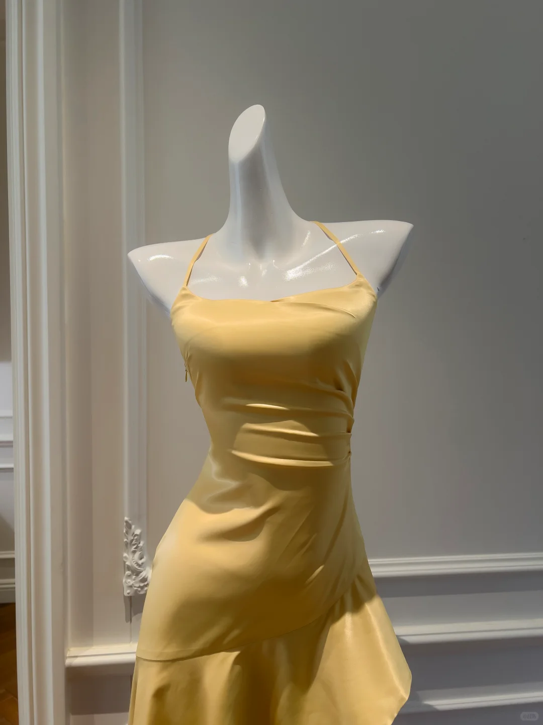 Robe de bal trapèze en satin jaune à col licou et ourlet à volants, robe de soirée C5357
