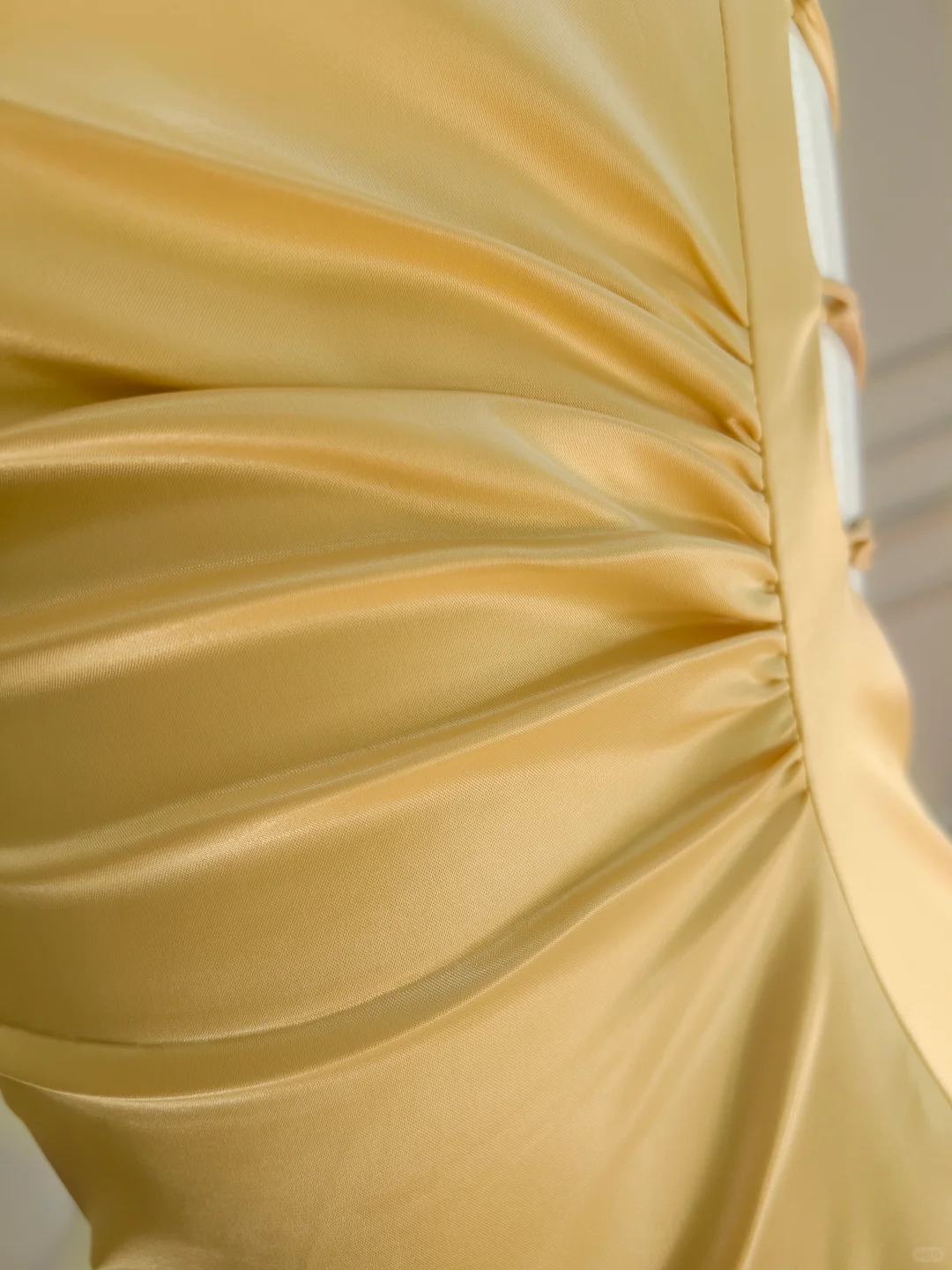 Robe de bal trapèze en satin jaune à col licou et ourlet à volants, robe de soirée C5357