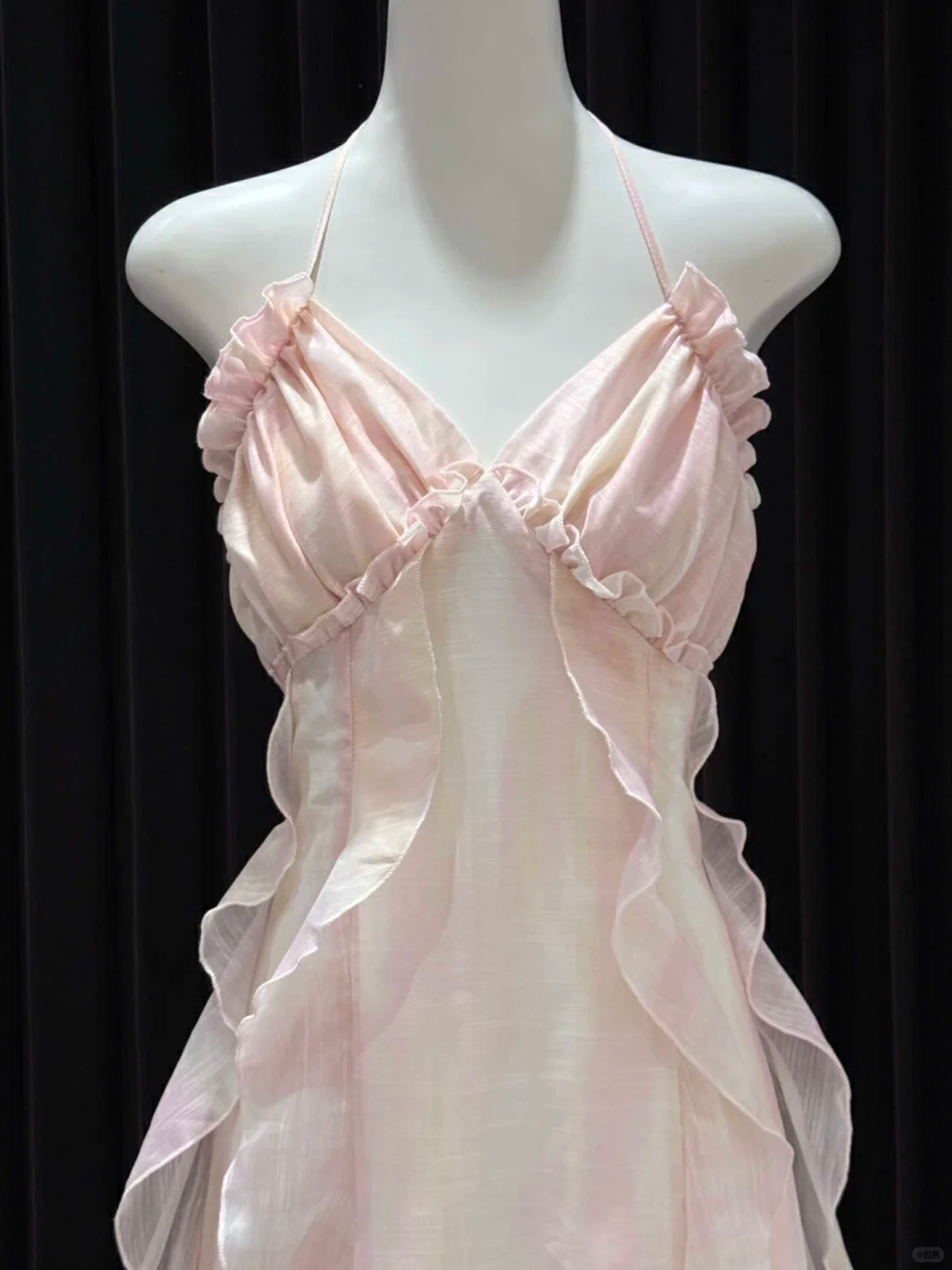Robe de bal longue en satin à volants et dos nu, coupe A-line, unique, C5363