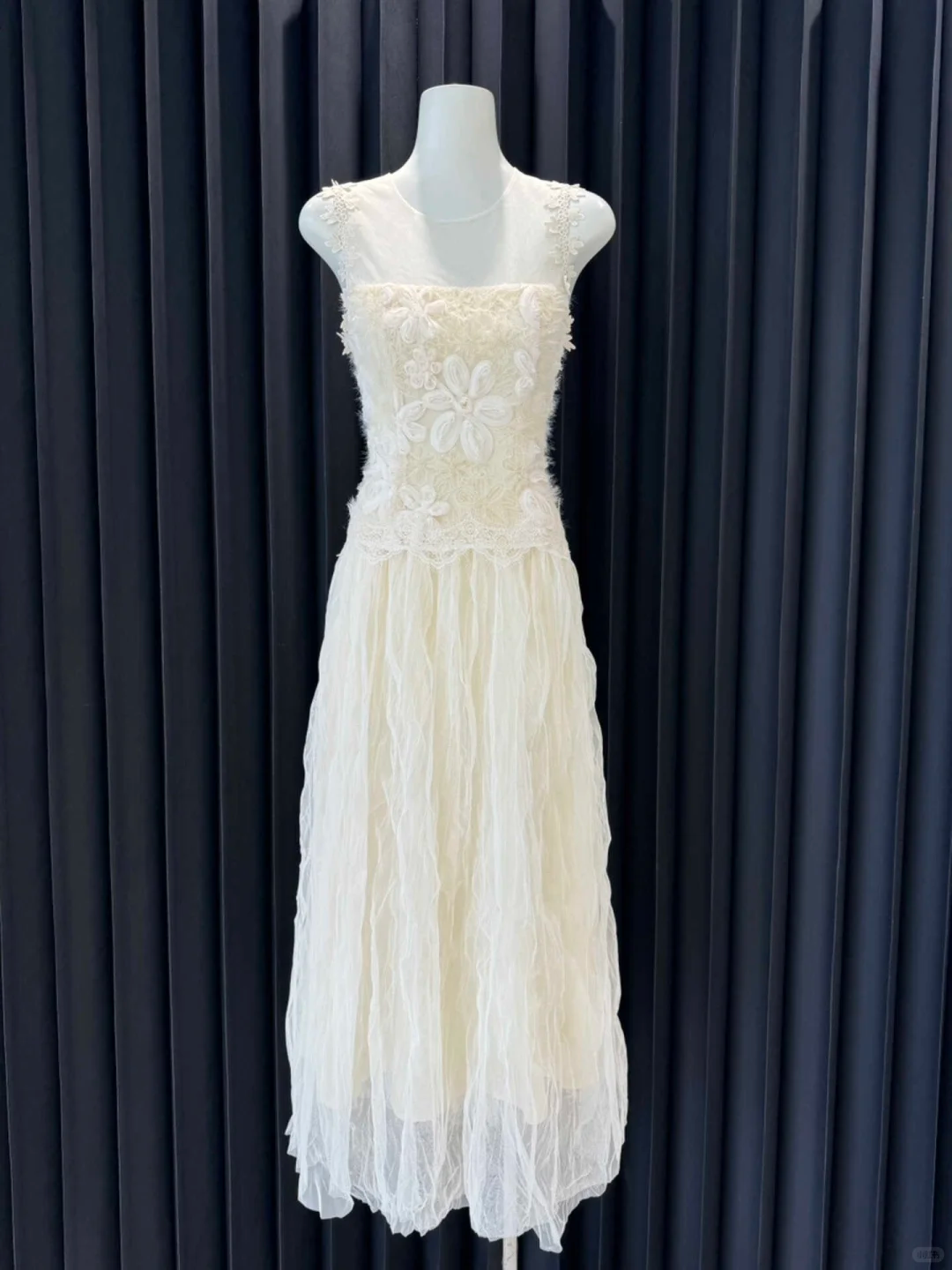 Robe de bal longue en satin et tulle avec appliques en dentelle, coupe trapèze, unique, C5364