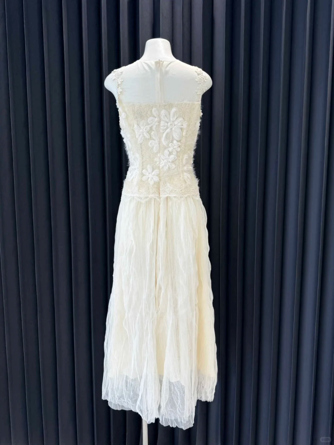 Robe de bal longue en satin et tulle avec appliques en dentelle, coupe trapèze, unique, C5364