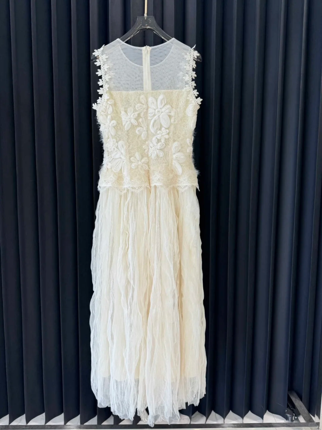 Robe de bal longue en satin et tulle avec appliques en dentelle, coupe trapèze, unique, C5364