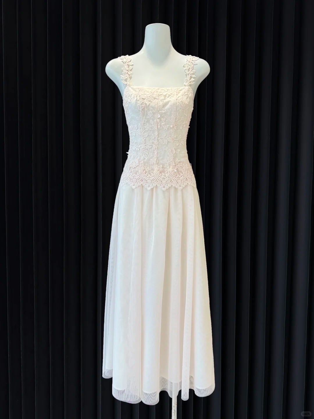 Robe de bal longue en satin et dentelle, jolie robe trapèze à bretelles spaghetti, C5365