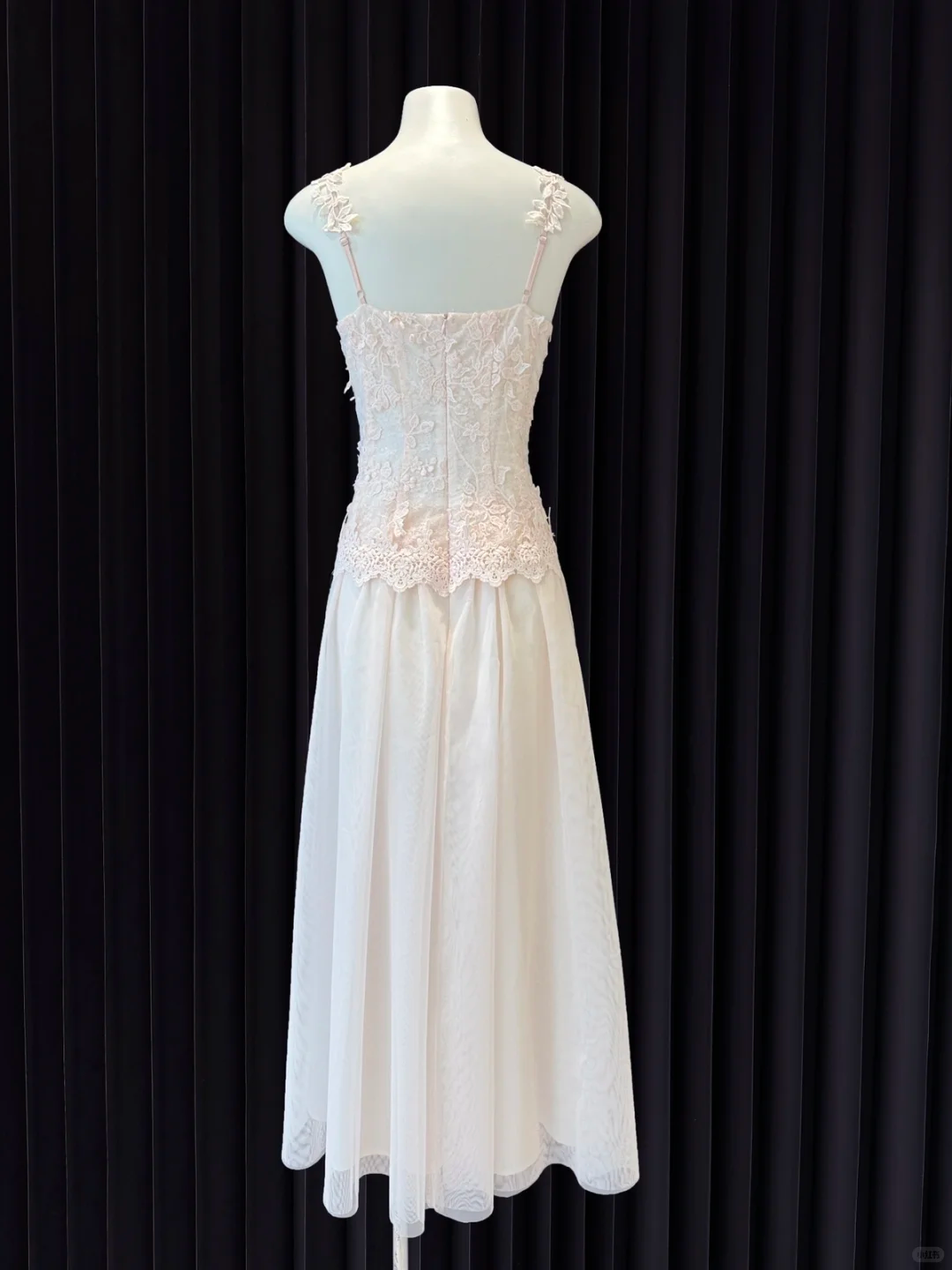 Robe de bal longue en satin et dentelle, jolie robe trapèze à bretelles spaghetti, C5365