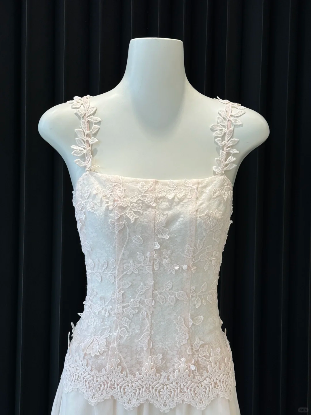 Robe de bal longue en satin et dentelle, jolie robe trapèze à bretelles spaghetti, C5365