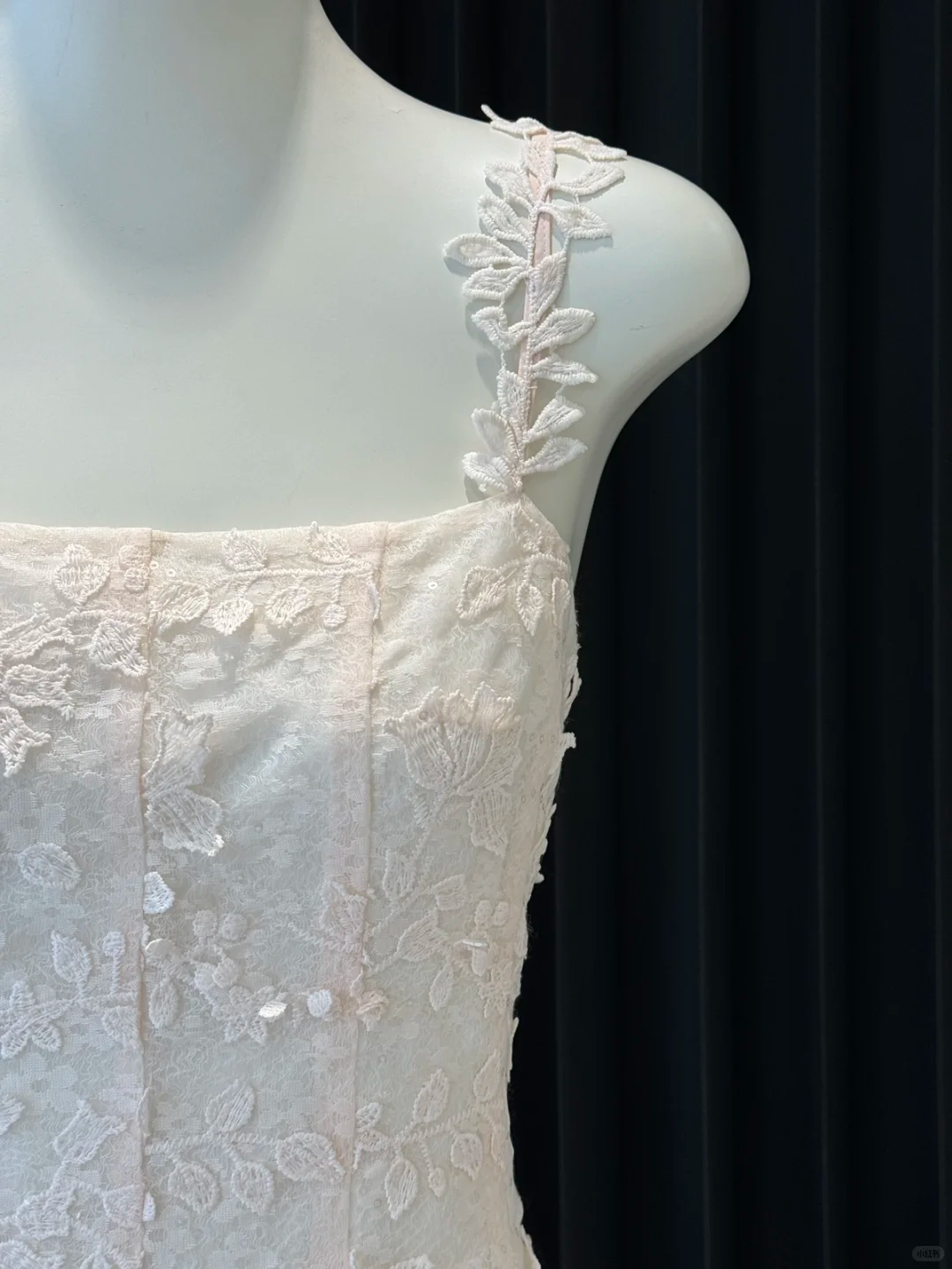 Robe de bal longue en satin et dentelle, jolie robe trapèze à bretelles spaghetti, C5365