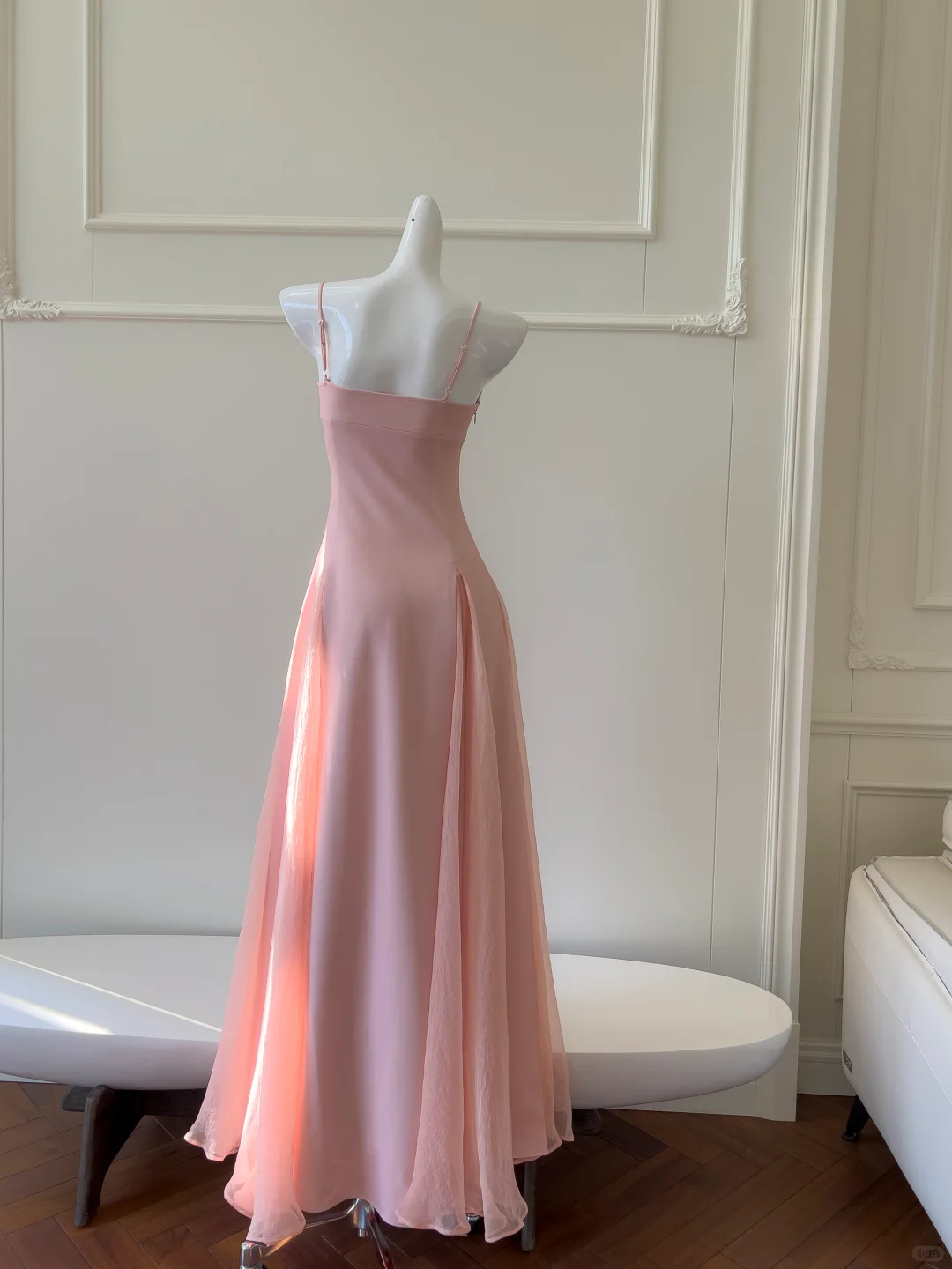 Robe de bal longue en satin et mousseline, coupe trapèze, bretelles spaghetti, C5380