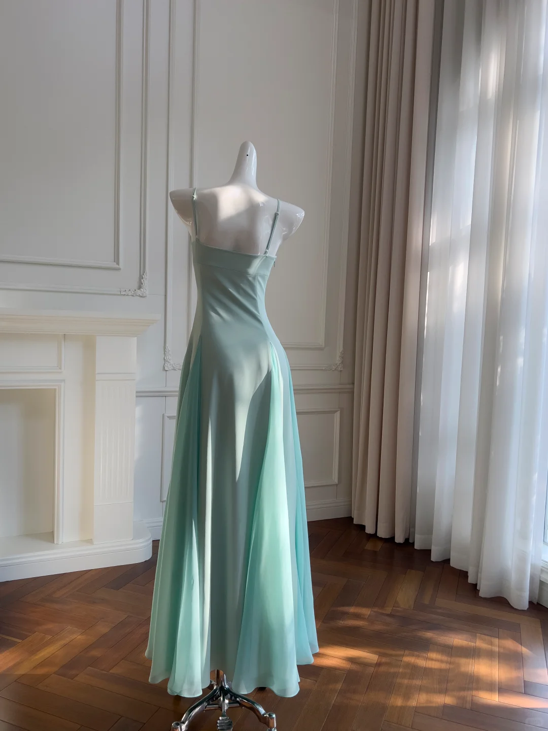 Robe de bal longue en satin et mousseline de soie, élégante, coupe trapèze, bretelles spaghetti, C5381