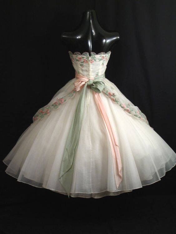Vintage Ball Gown Strapless Tulle Applique Short Homecoming Dress 19th Birthday Outfits C5695