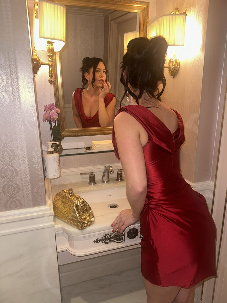 Charmante robe de soirée courte en satin bordeaux style sirène, tenue pour 20e anniversaire C5879