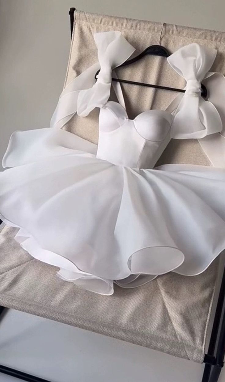 Robe de bal Vintage à bretelles, robe de soirée blanche, tenues de 18e anniversaire, C593