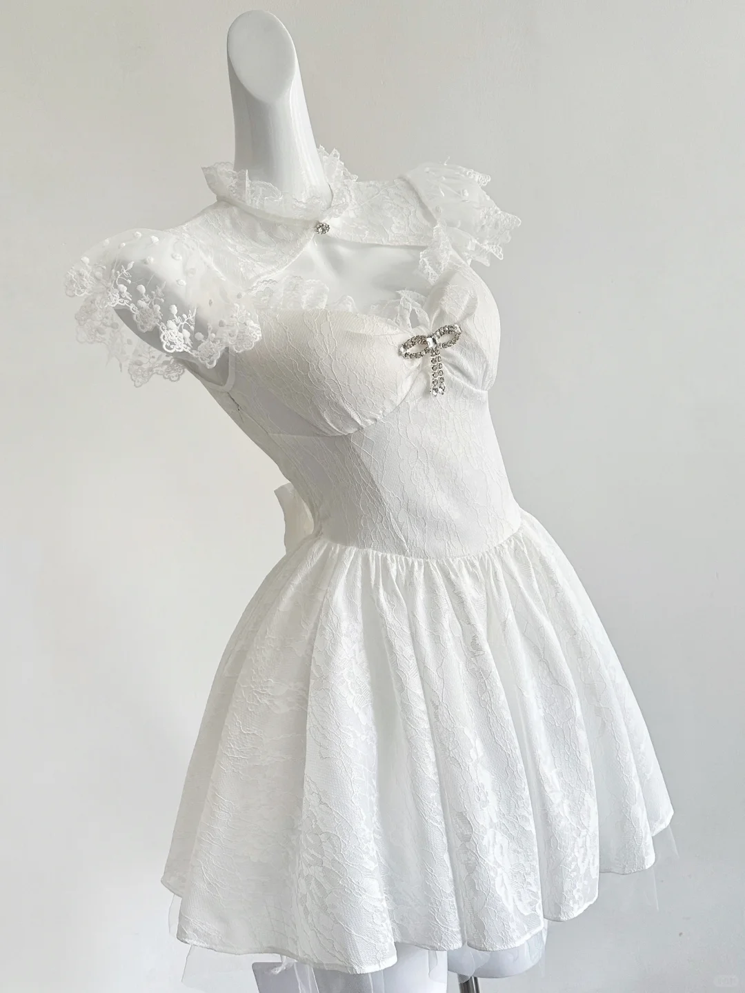Princess White A Line Satin Lace Short Homecoming Dress 19th Birthday Outfits C5965