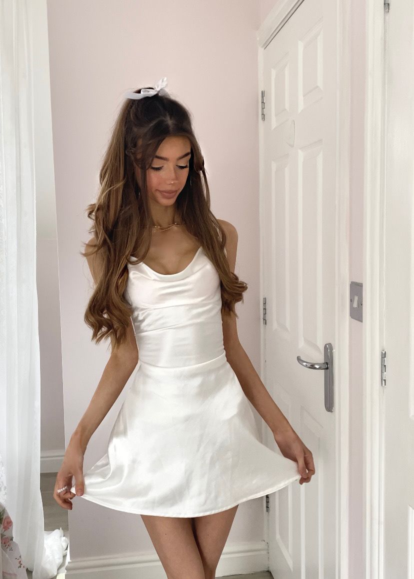 Simple Elegant A Line Halter Satin Short Homecoming Dress 19th Birthday Outfits C5974