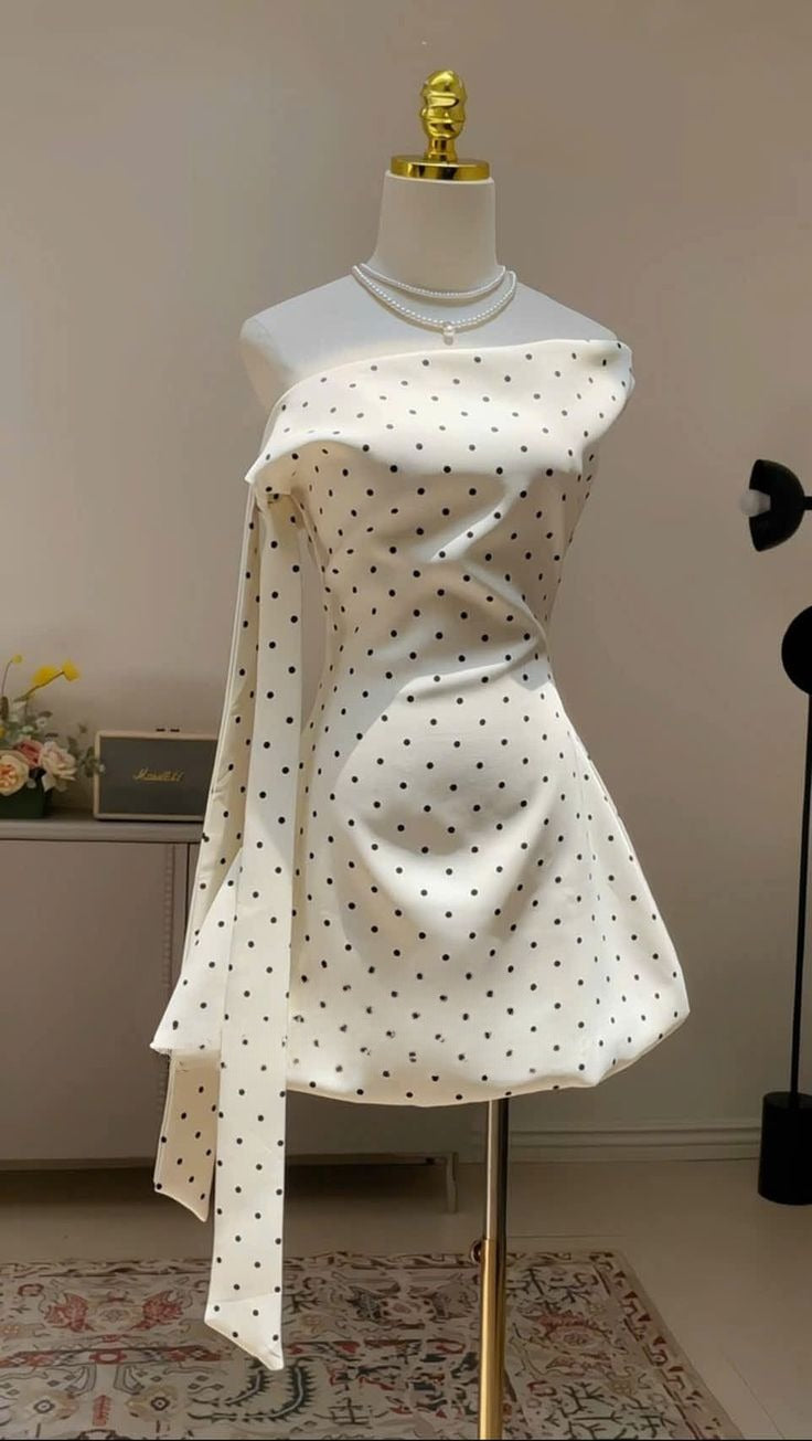 Chic A Line Off The Shoulder Polka Dots Satin Short Homecoming Dress 19th Birthday Outfits C6040