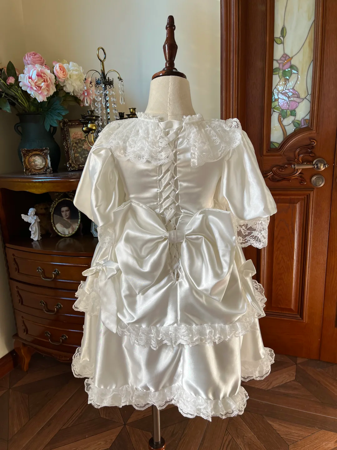 Vintage Princess A Line Tiered Satin Lace With Short Sleeves Flower Girl Dress C6093