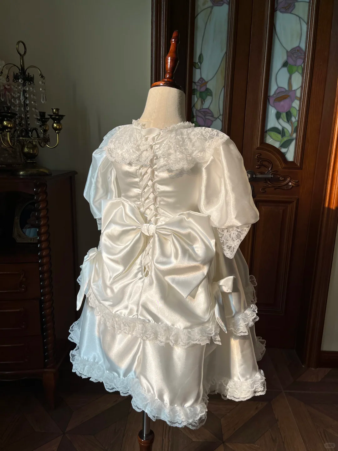 Vintage Princess A Line Tiered Satin Lace With Short Sleeves Flower Girl Dress C6093