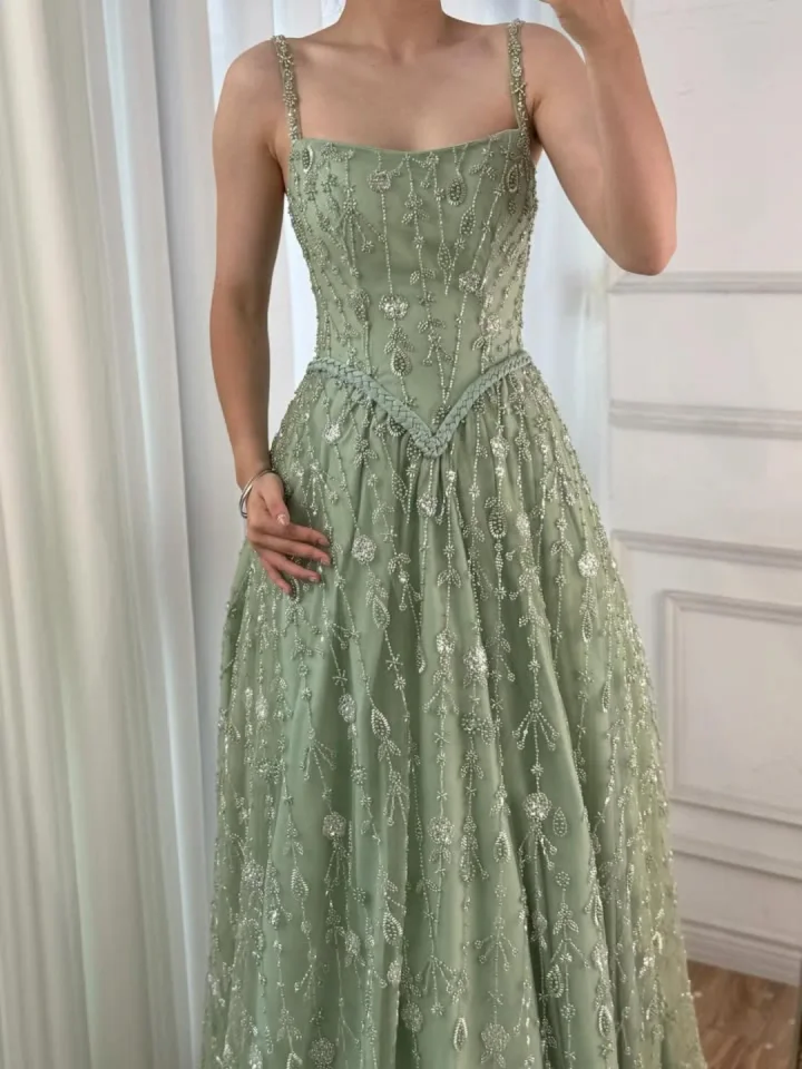 Robe de bal longue trapèze à fines bretelles en tulle et dentelle, sans manches, référence C6429