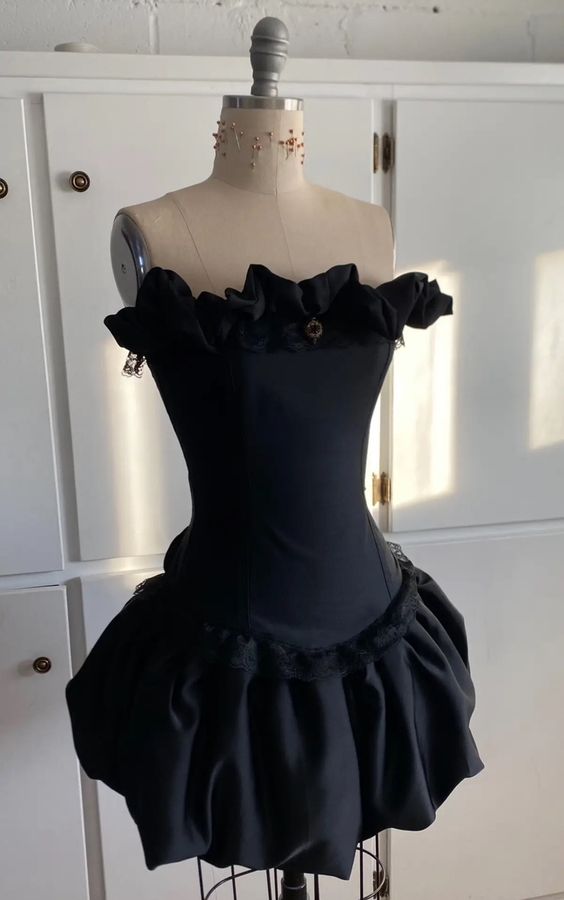 Vintage A line Strapless Short Black Homecoming Dress 19th Birthday Ou – BlingDress