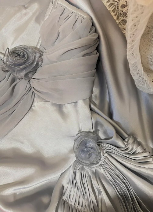 Robe de bal longue en satin et mousseline gris sirène à fines bretelles, robe de soirée C6734