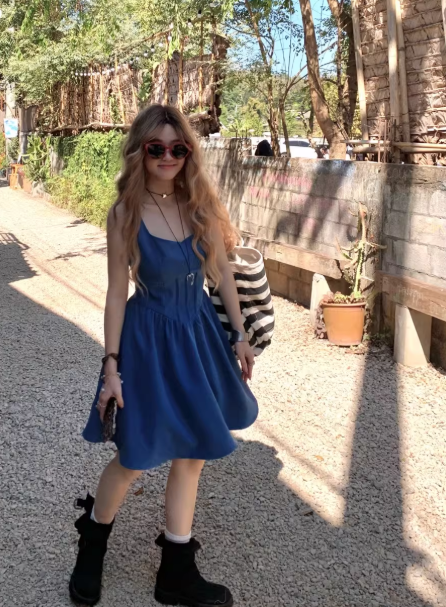 Robe courte bleue à encolure carrée, nouveau style été, robe chic C7012