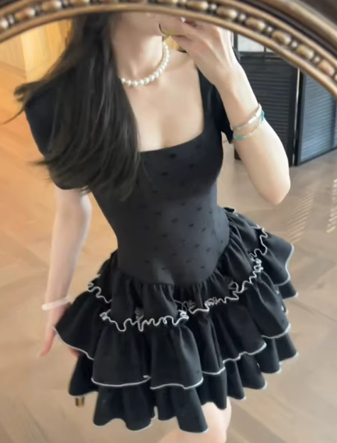 French Hepburn style black square neck new design puffy short dress C7016