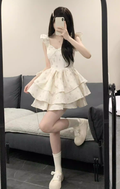 A chic princess-style short dress with flutter sleeves for summer short dress C7048