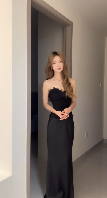 Robe de bal longue sirène en satin noir à décolleté cœur, robe de soirée C8032