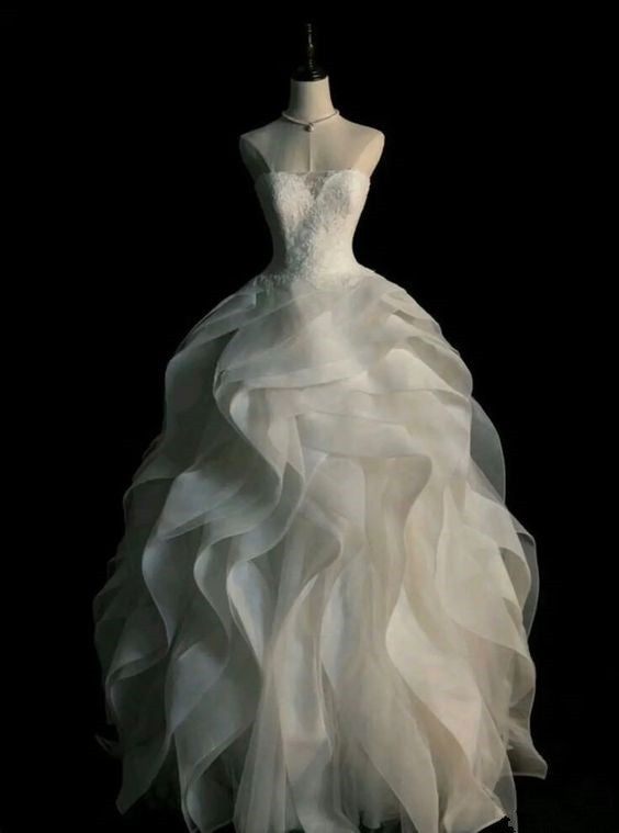 Chic Ball Gown Strapless Sleeveless Long Lace Wedding Dresses C804