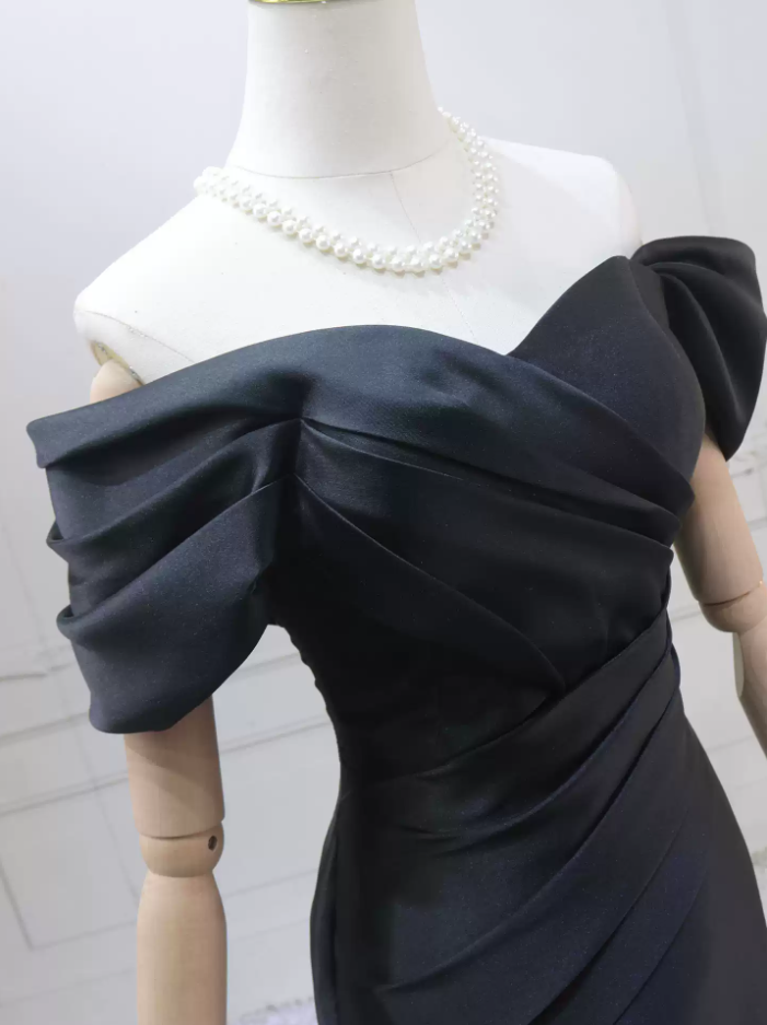 Simple Off-the-Shoulder Black Prom Dress Satin Mermaid Formal Dress C8295